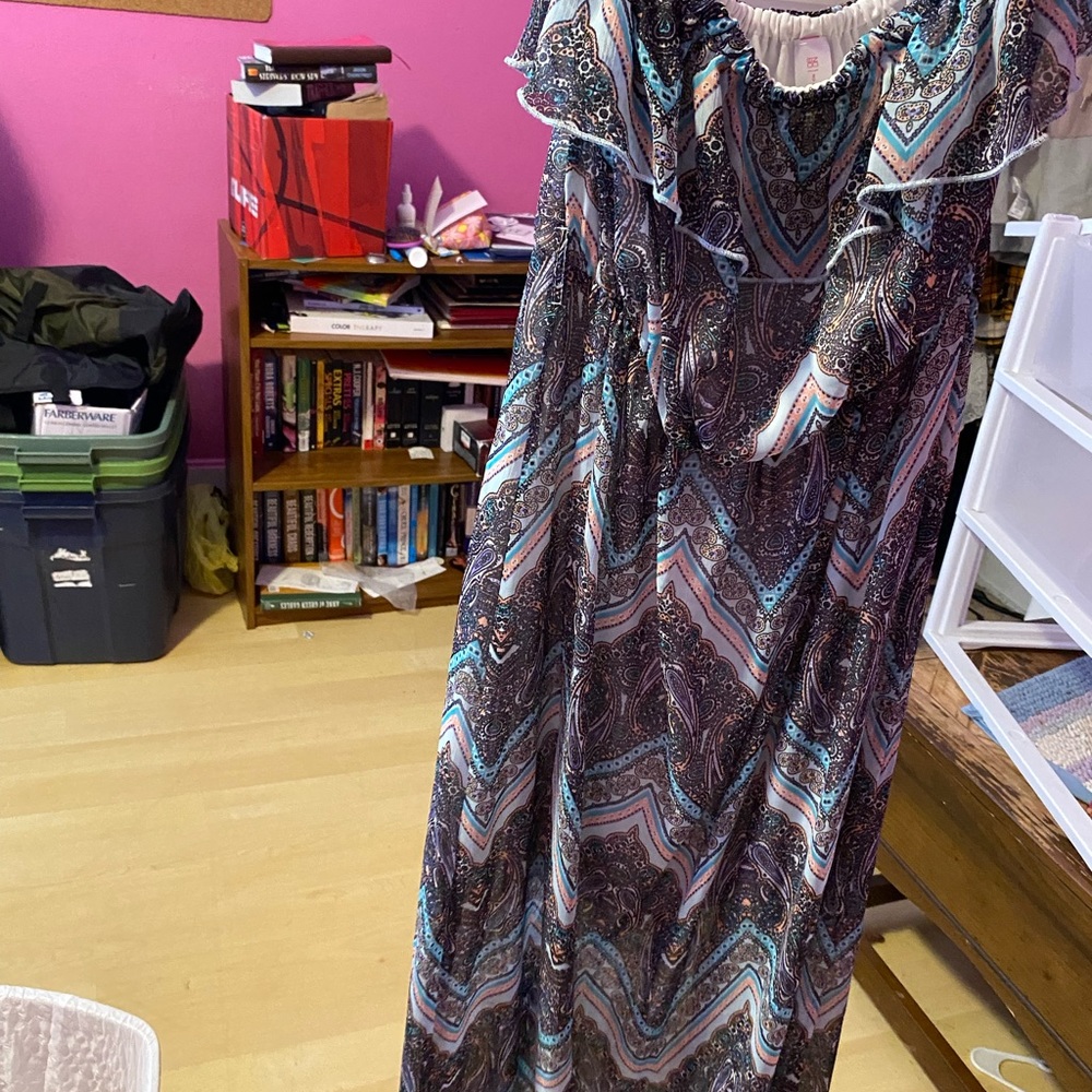 No bo dress never worn great condition